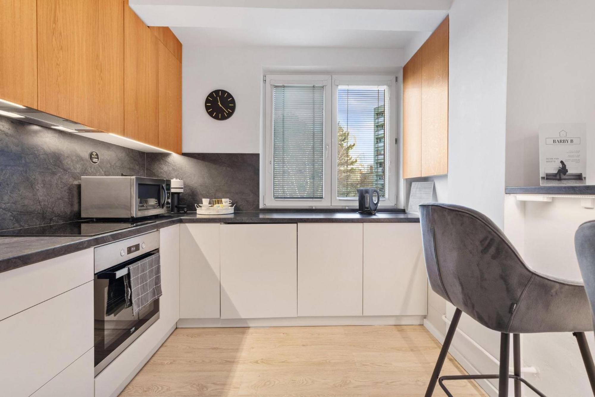 Barbyb Apartment - With Free Parking Bratislava Eksteriør bilde